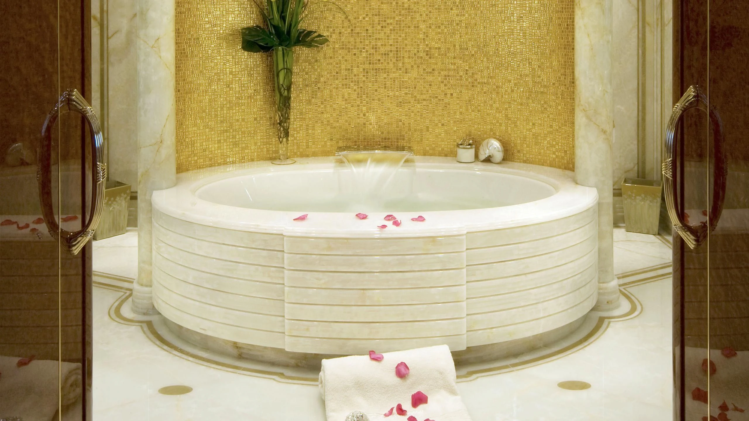 a bathtub with pink hearts aboard SECOND LOVE Yacht for Charter
