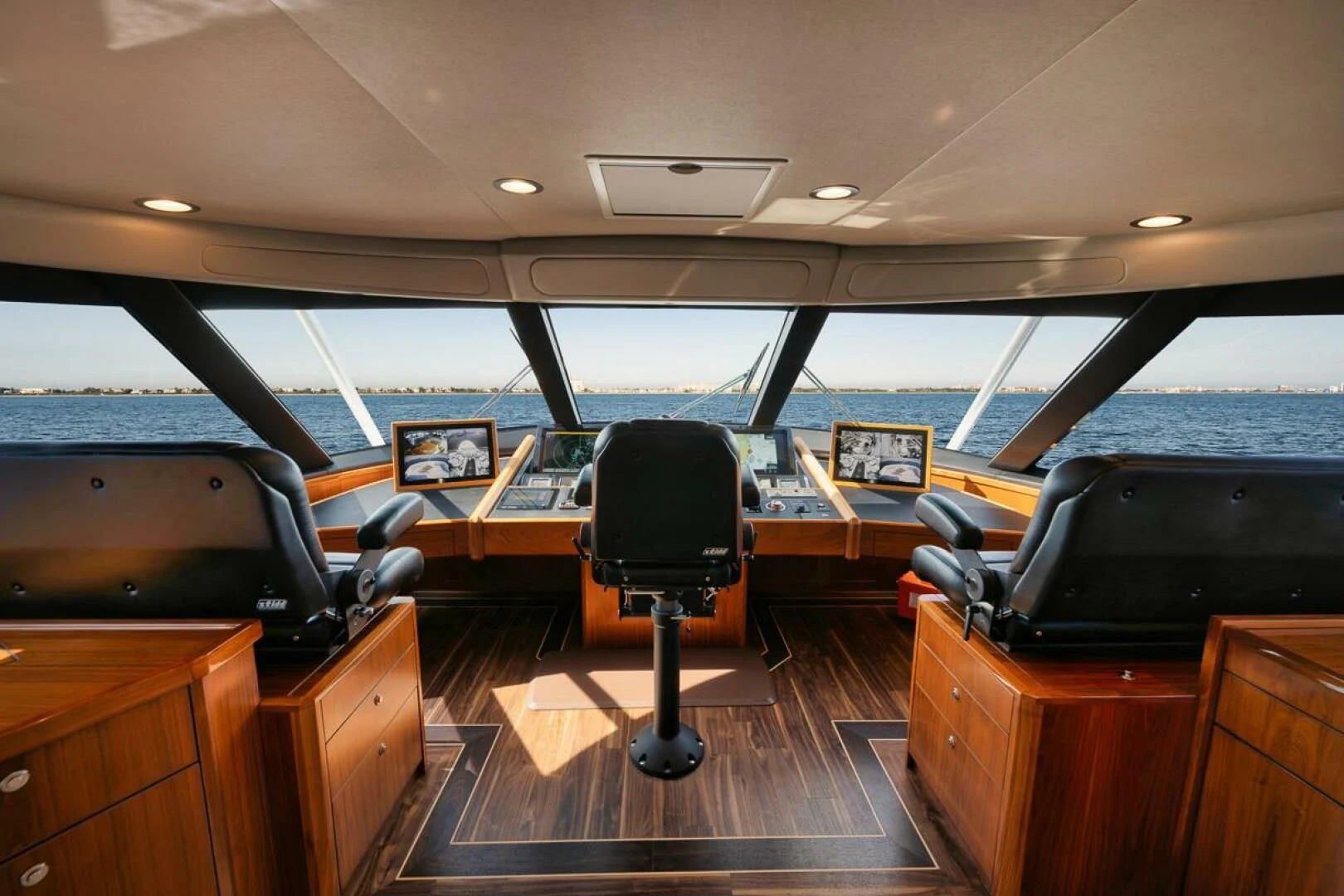inside of a boat aboard BELLA DONNA DI Yacht for Sale