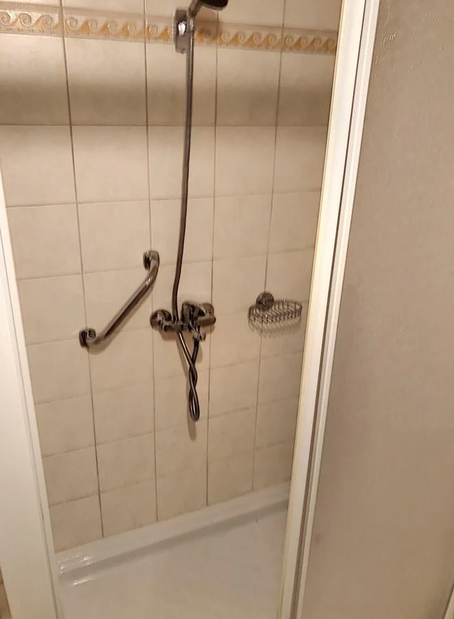 a shower with a handle aboard ELIKI Yacht for Sale