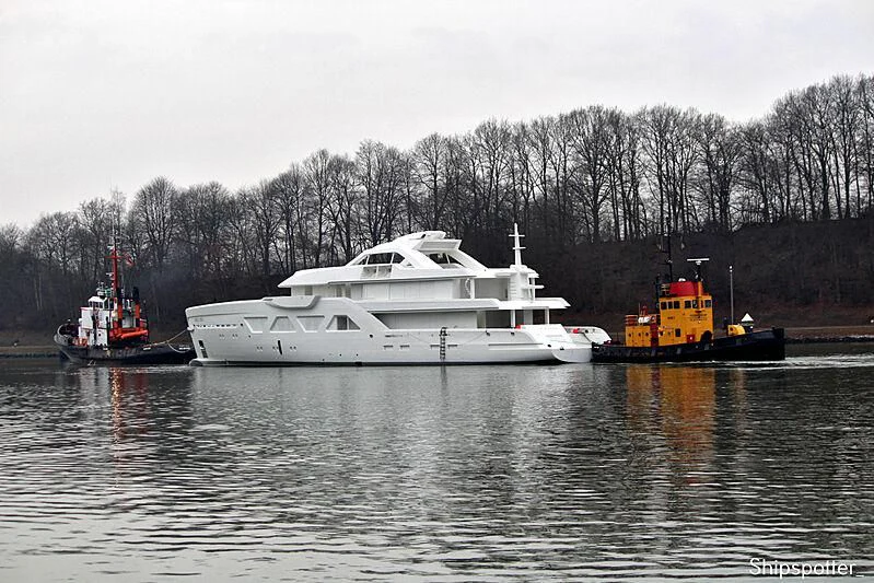 a boat and a boat on the water aboard COME TOGETHER Yacht for Charter