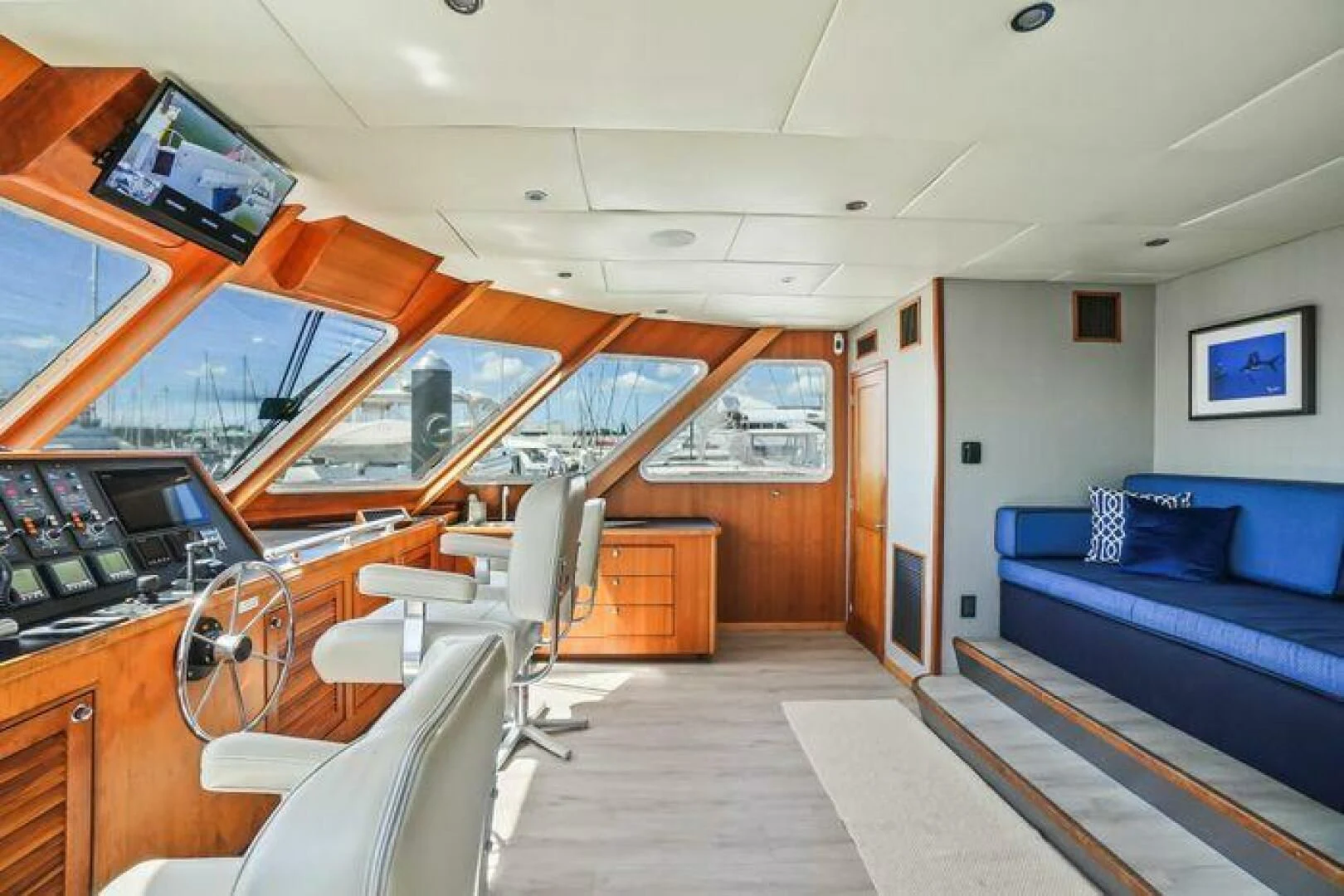 inside of a boat aboard ISLAND SOUL Yacht for Sale