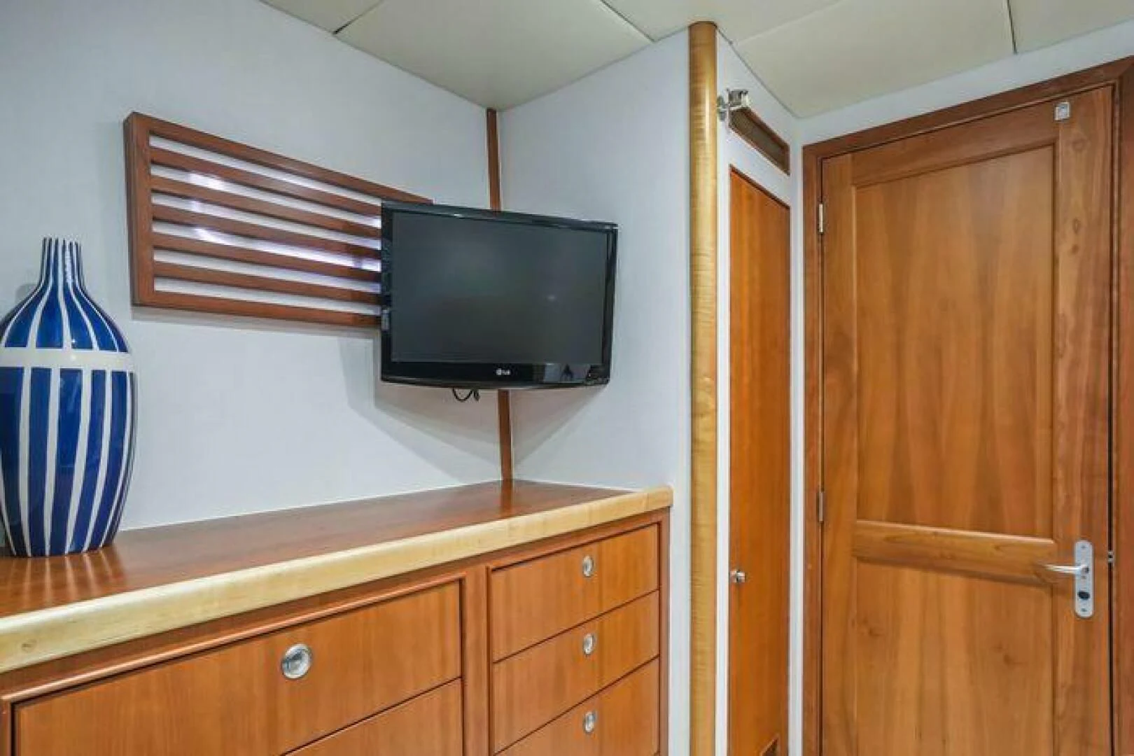 a tv on a dresser aboard ISLAND SOUL Yacht for Sale