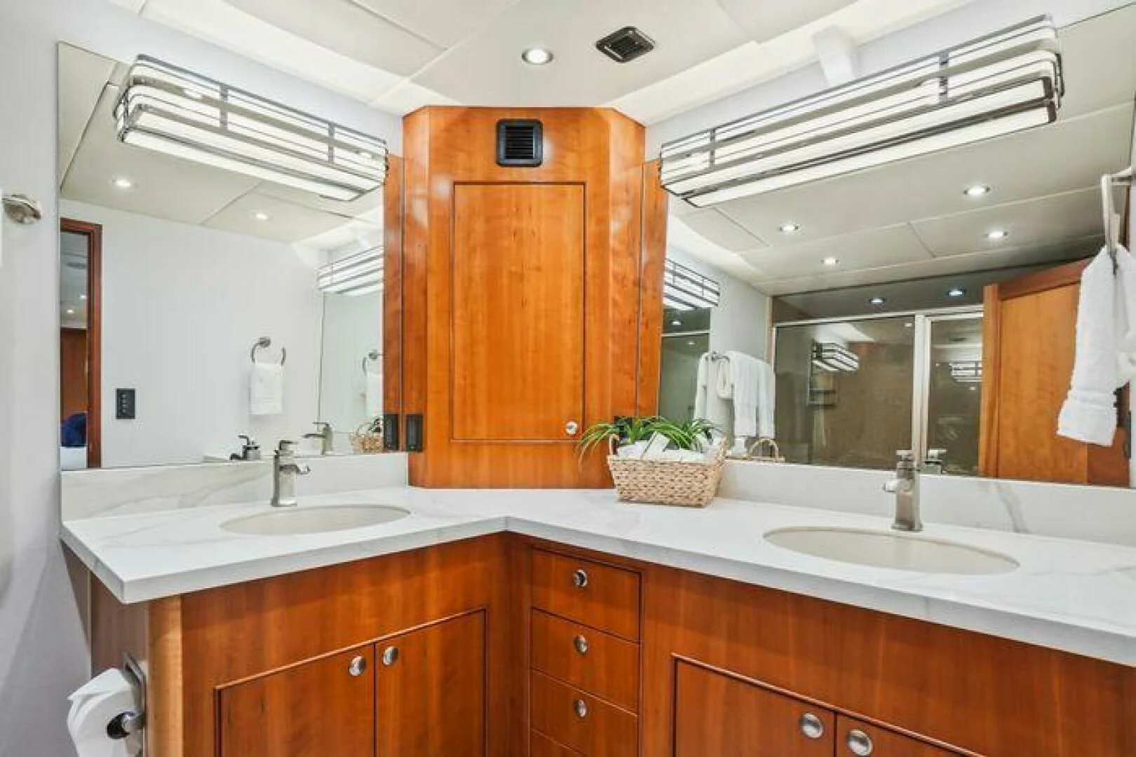 a bathroom with two sinks aboard ISLAND SOUL Yacht for Sale