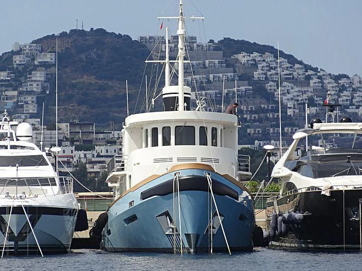 boats in the water aboard LUTTEUR Yacht for Sale