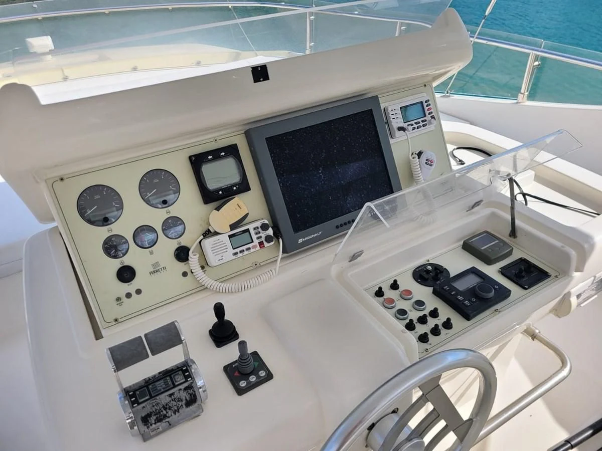 a control panel with buttons and knobs aboard SEDROP - 2006 FERRETTI 731 @ PTO. AVENTURAS Yacht for Sale