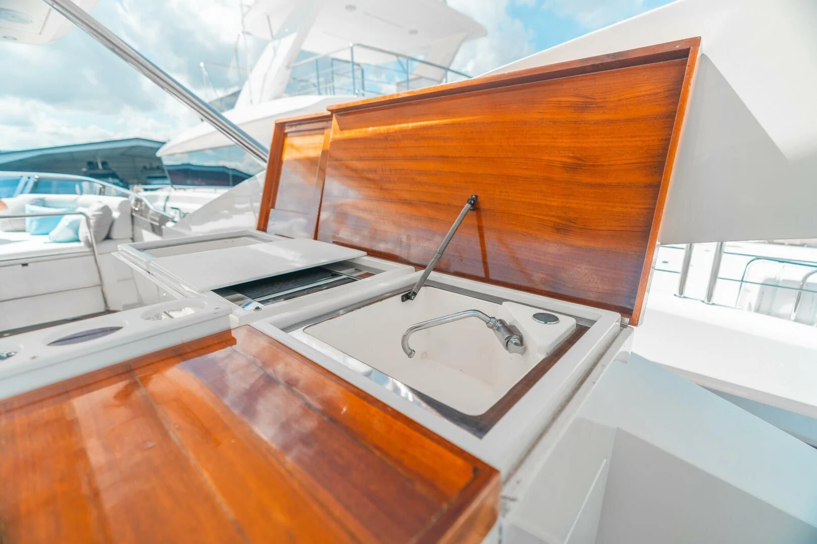 a boat with a sink aboard BLUWATER Yacht for Sale