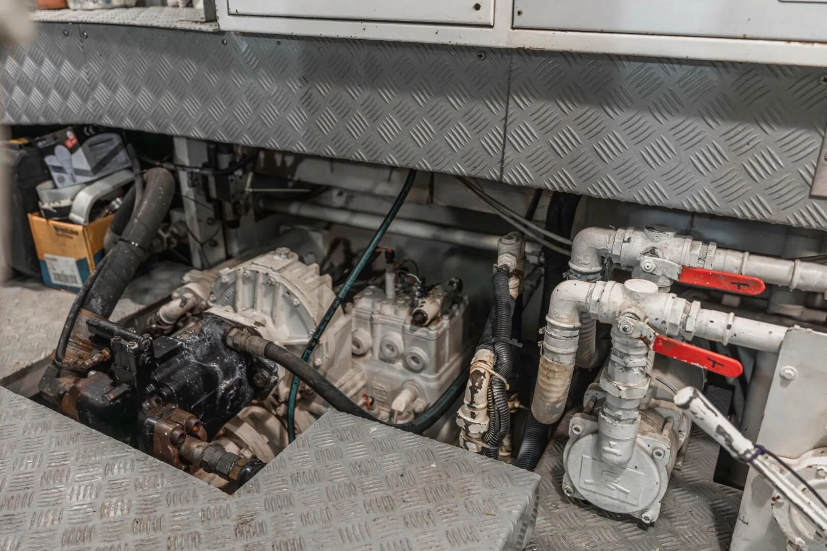 a machine with pipes aboard BLUWATER Yacht for Sale