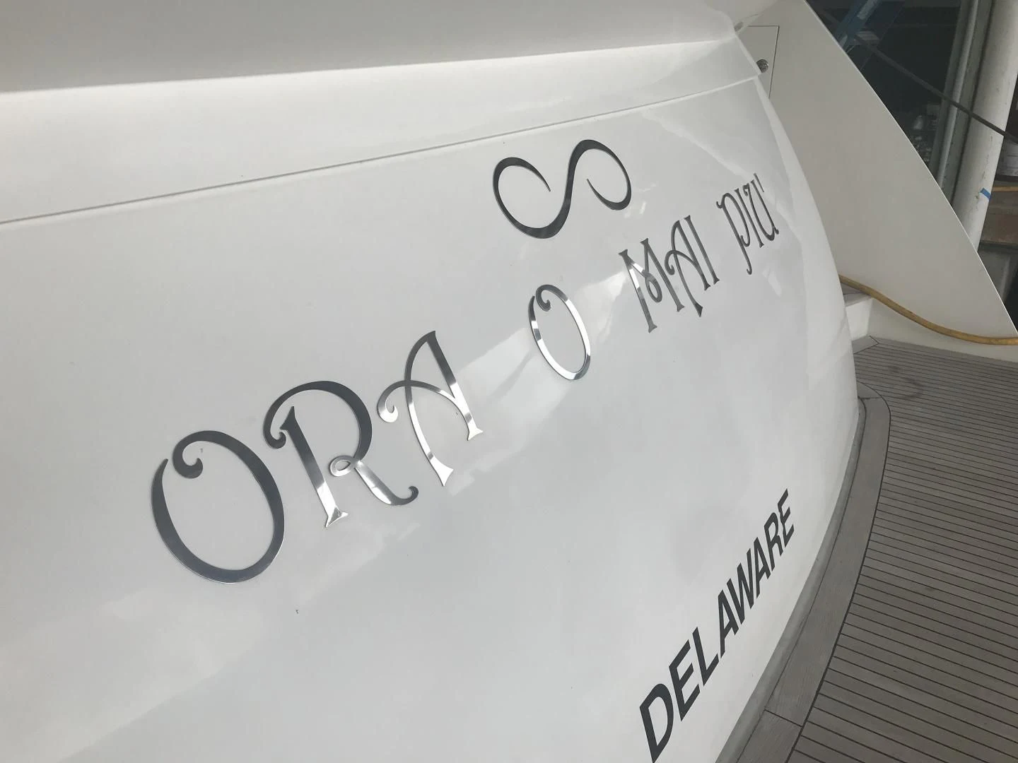 text aboard BLUWATER Yacht for Sale