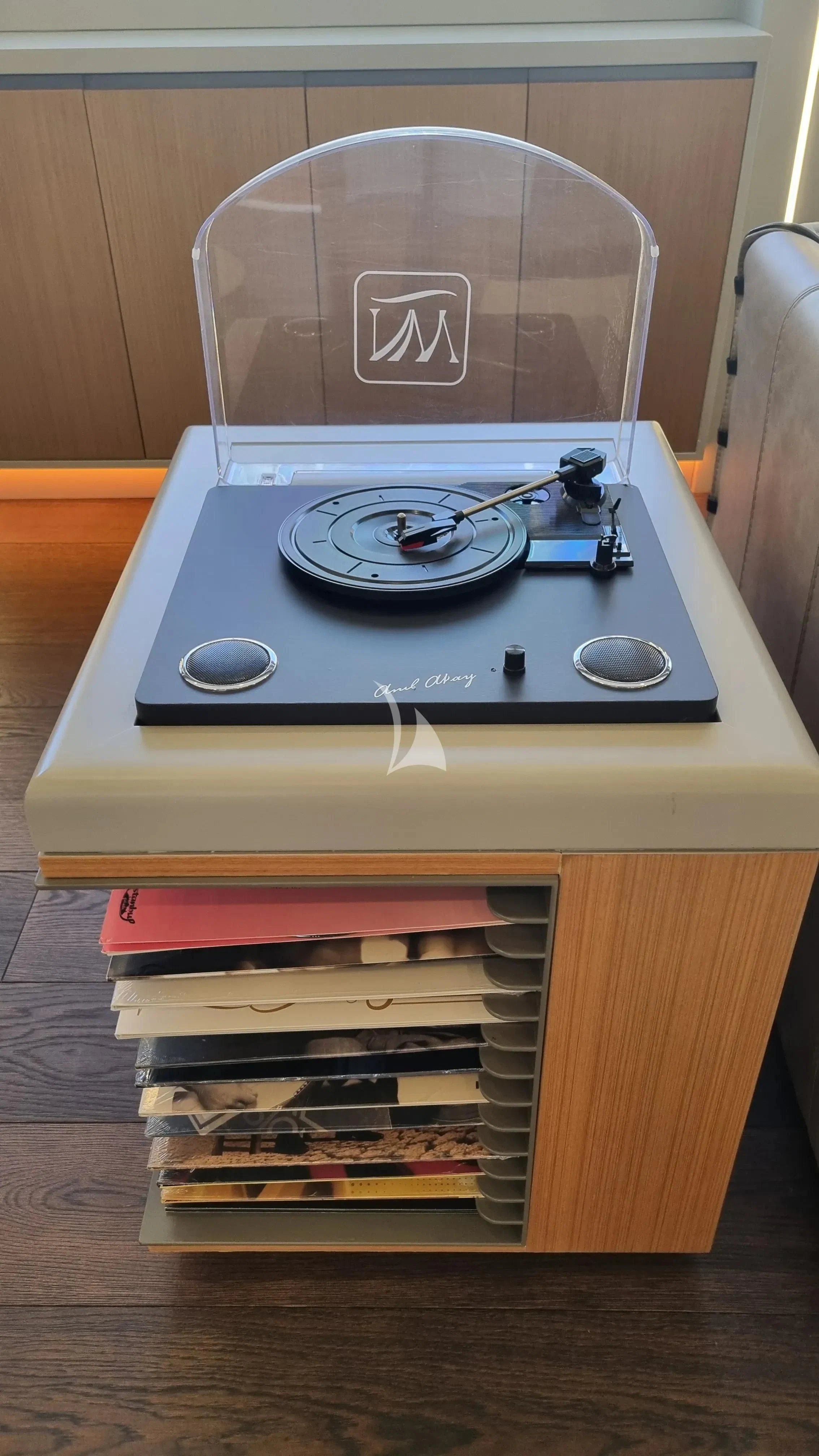 a record player with a cd player aboard NORTH WIND Yacht for Sale