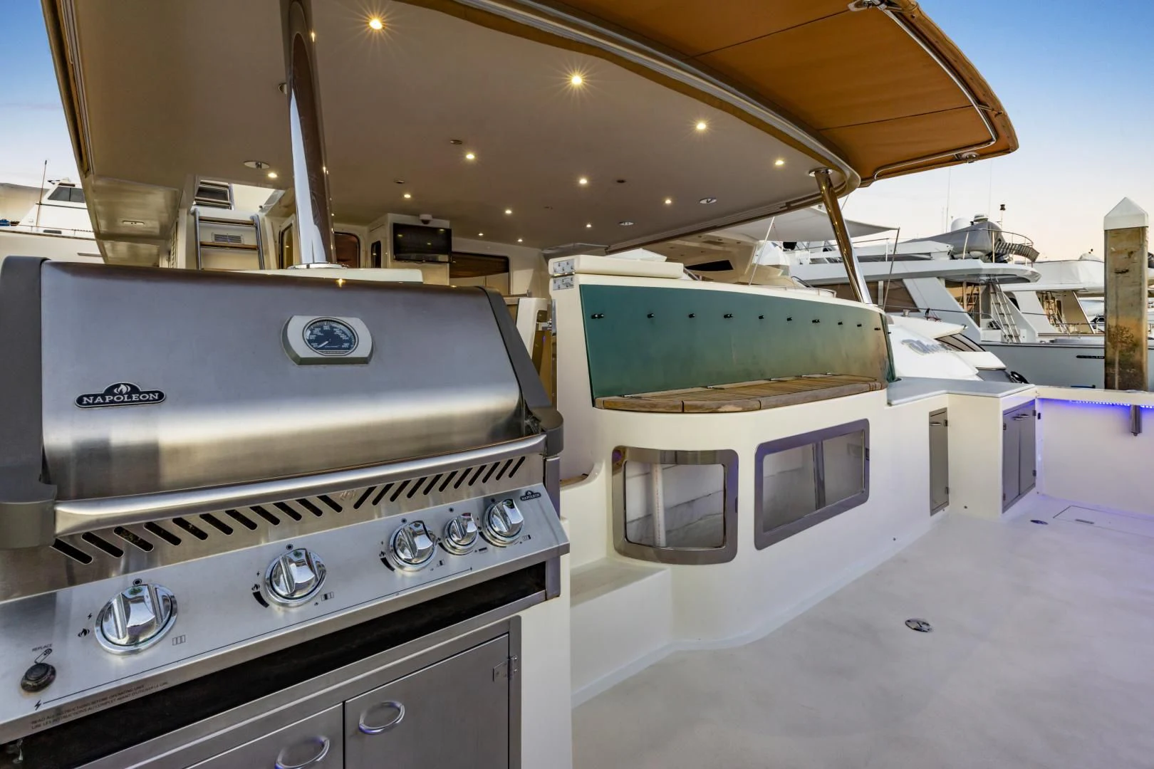 a large machine with a large piece of machinery in the back aboard HOLIDAY Yacht for Sale