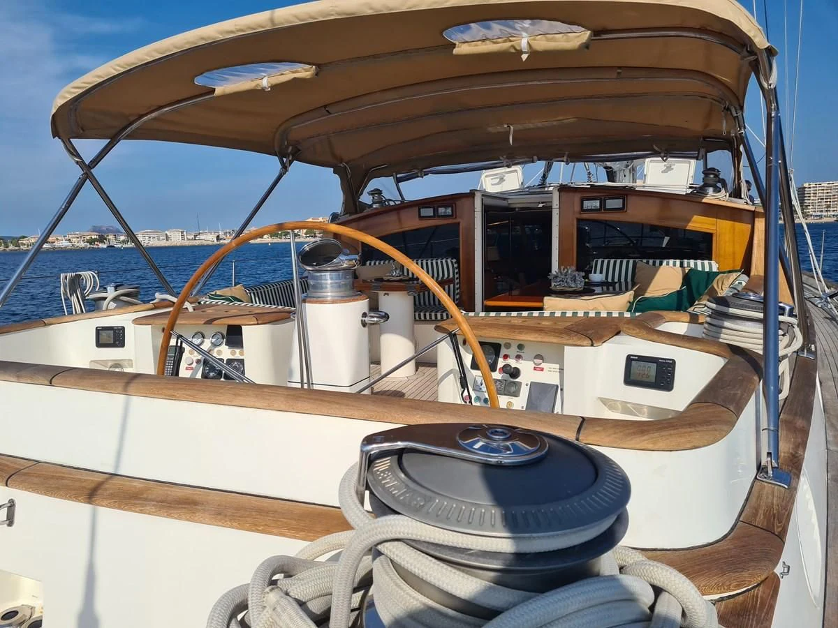 the inside of a boat aboard WHIRLWIND Yacht for Sale