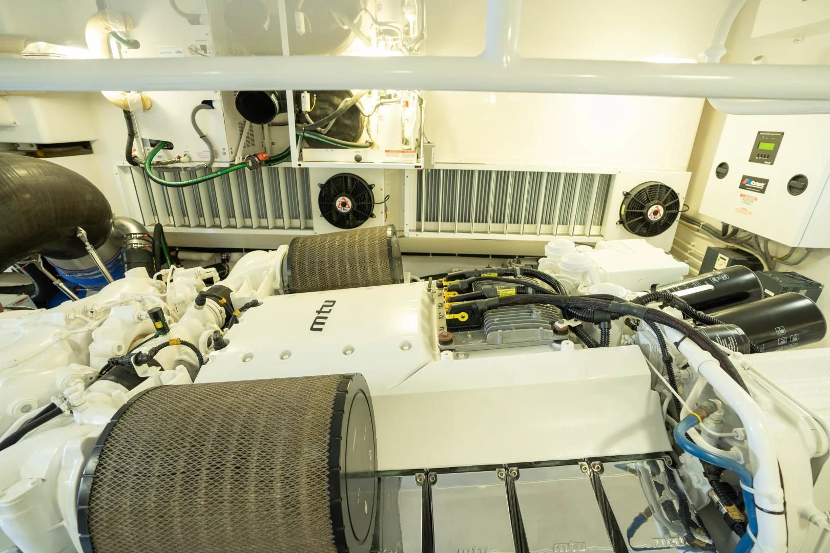 a room with medical equipment aboard MER SEA SAKES Yacht for Sale