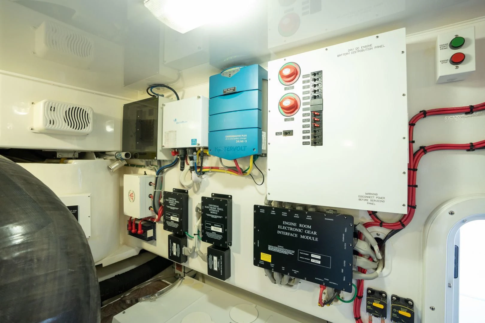inside of a white room aboard MER SEA SAKES Yacht for Sale