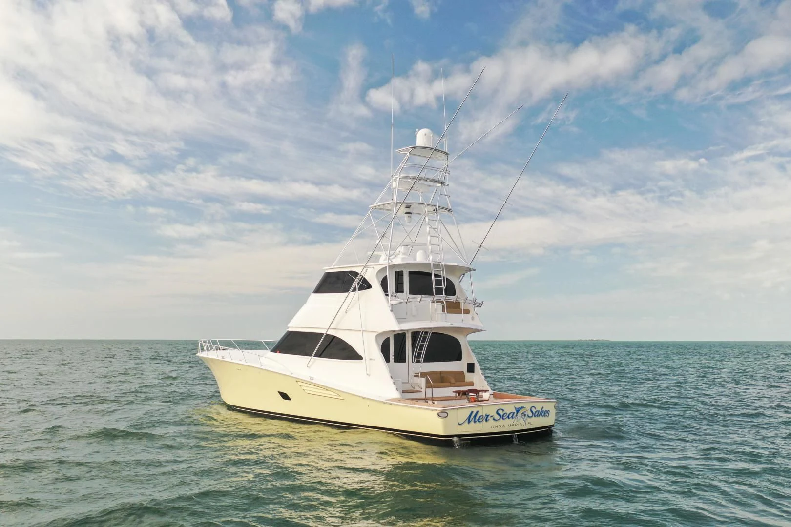 a boat in the water aboard MER SEA SAKES Yacht for Sale