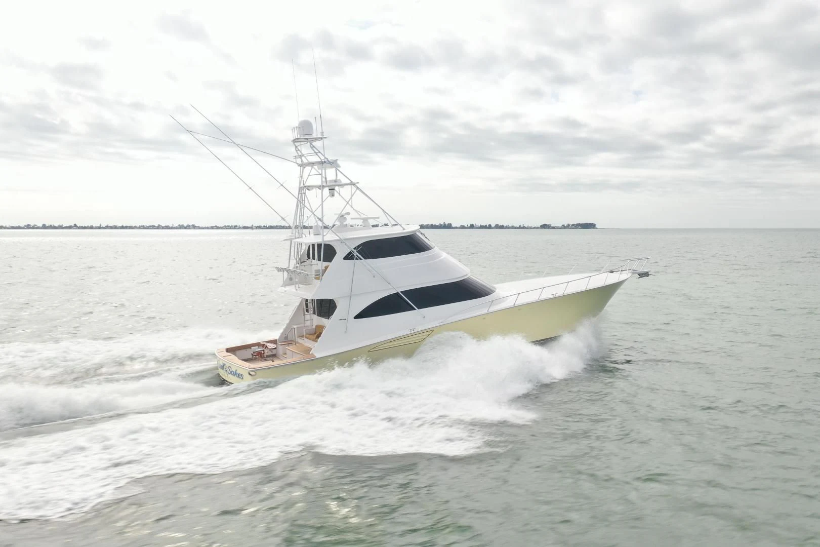 a boat in the water aboard MER SEA SAKES Yacht for Sale