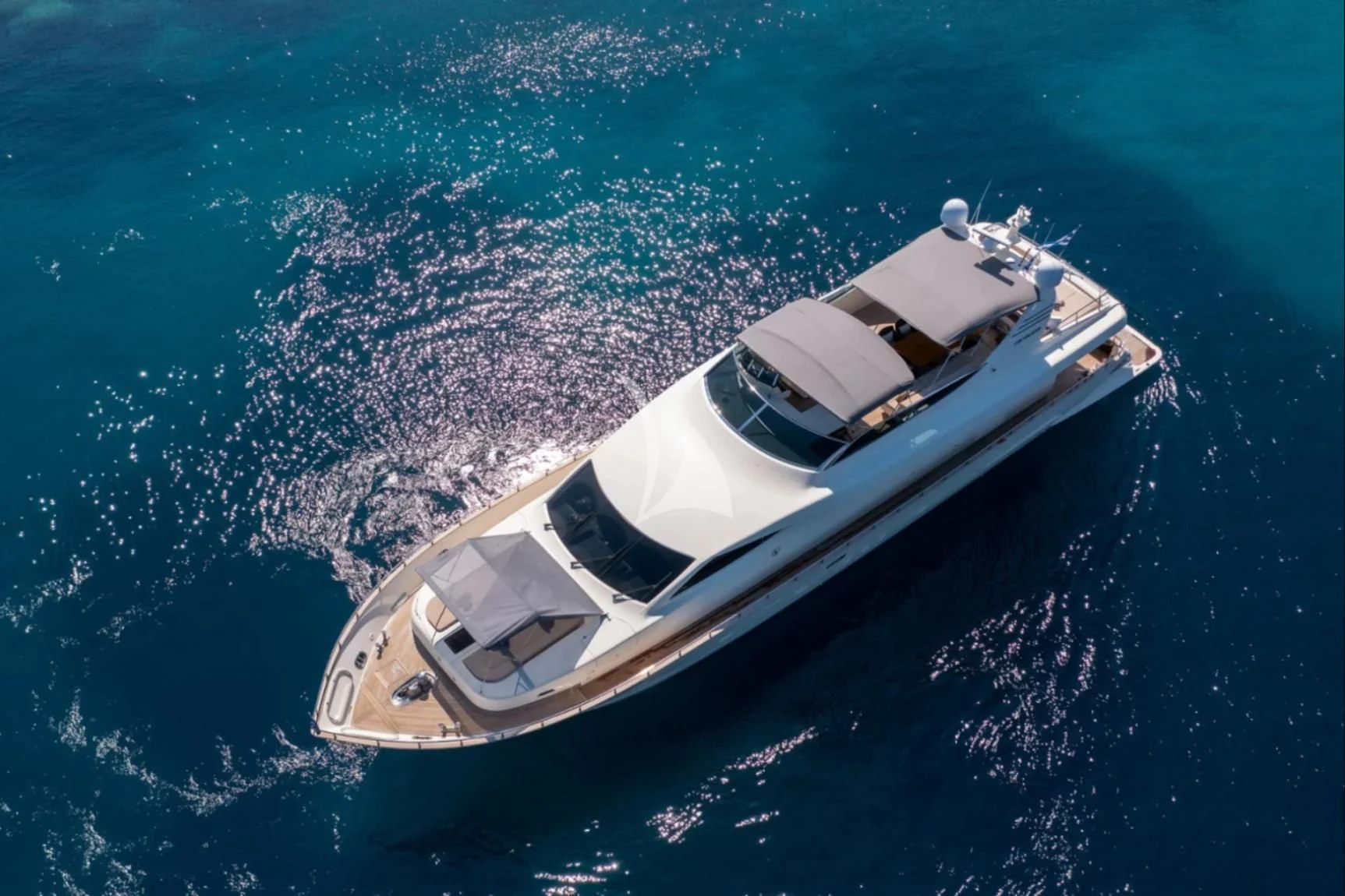 a space ship in the water aboard OCEAN DELTA 11 Yacht for Sale