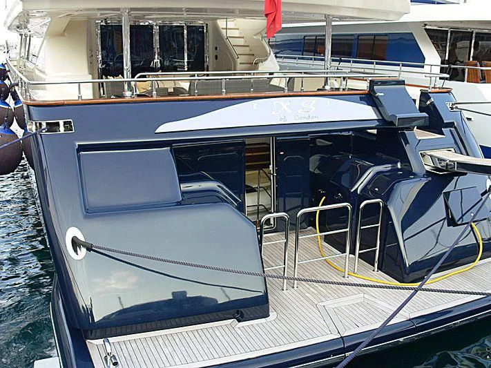 the inside of a boat aboard BUNKER Yacht for Sale
