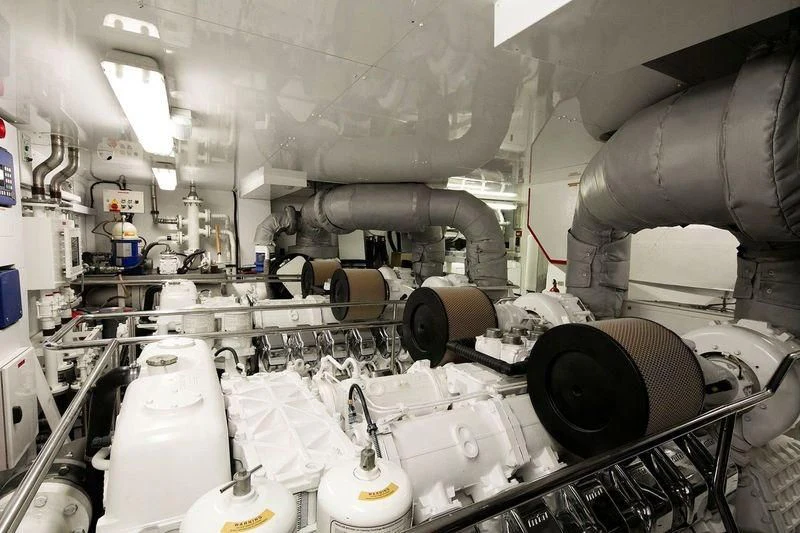 a room with machinery aboard THE DEVOCEAN Yacht for Sale