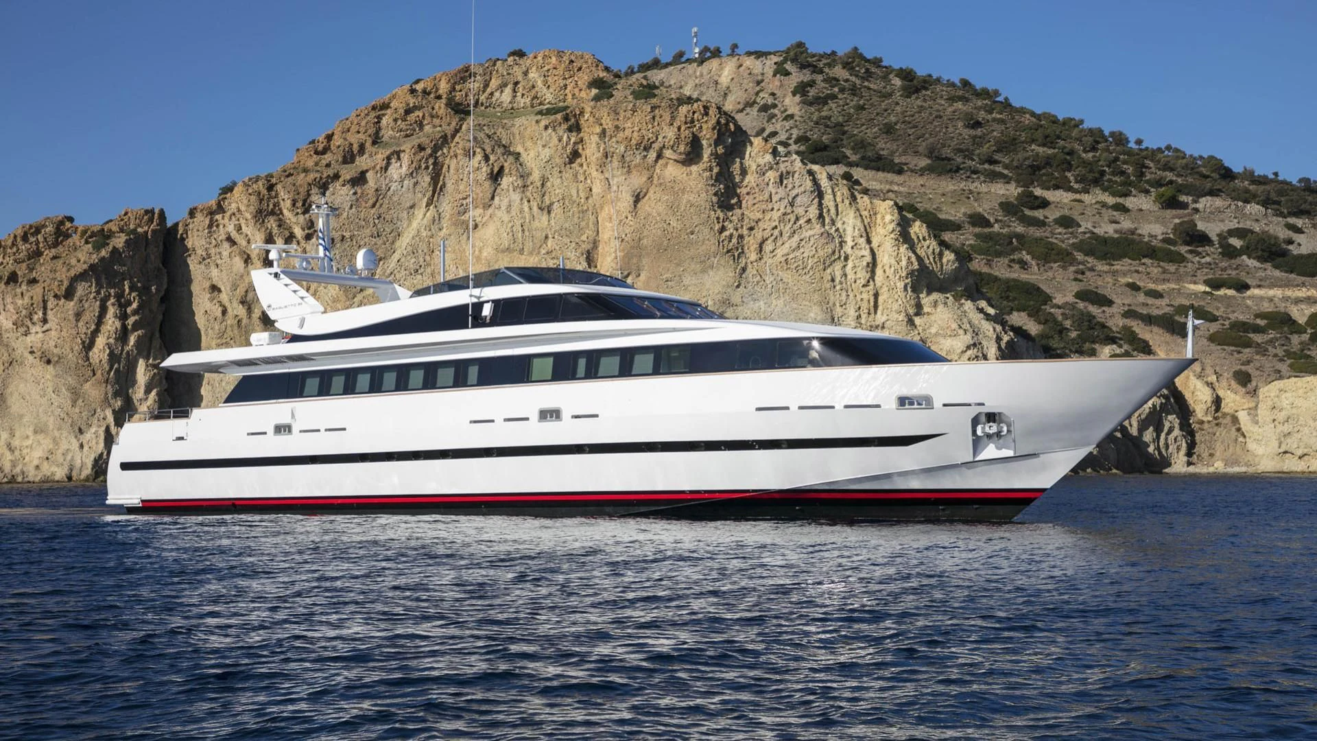 a boat on the water aboard SOLE DI MARE Yacht for Sale