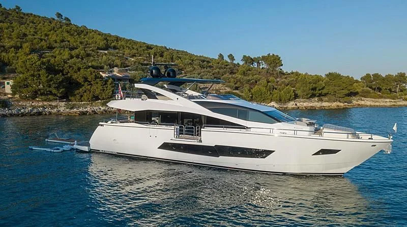 a boat in the water aboard HUNKY DORY OF LONDON Yacht for Sale