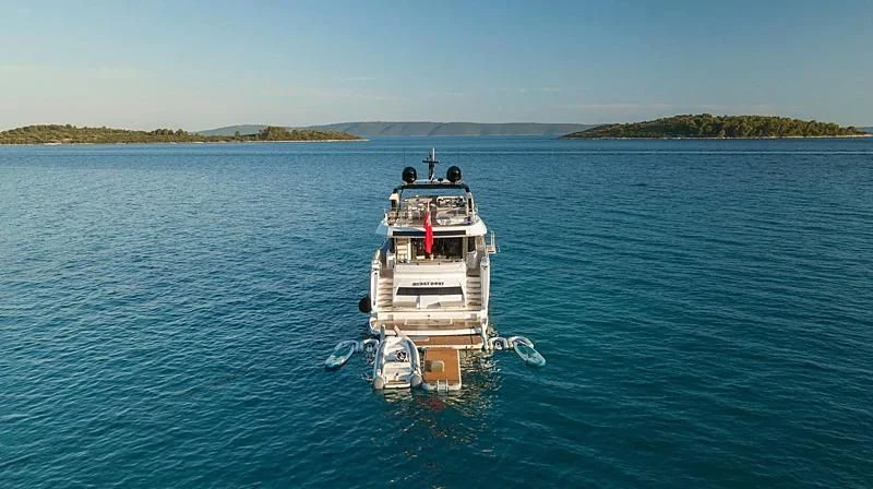 a boat in the water aboard HUNKY DORY OF LONDON Yacht for Sale