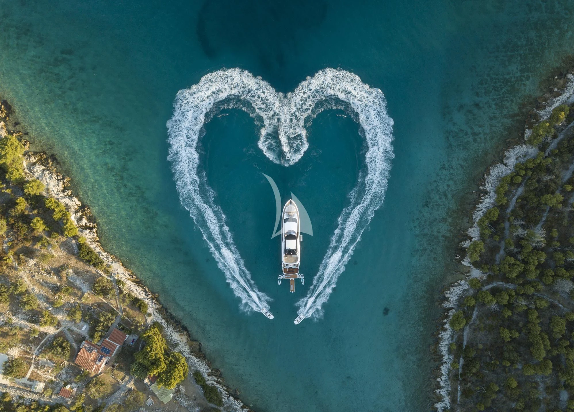 a white boat in the water aboard HUNKY DORY OF LONDON Yacht for Sale