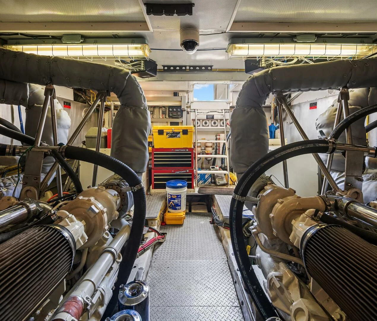 a machine with a machine aboard QUE SA-RAH SA-RAH Yacht for Sale