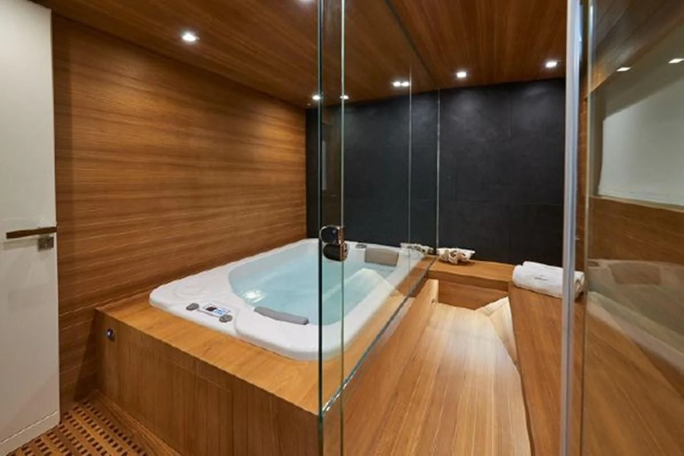 a bathroom with a tub aboard 2021 ASTONDOA 100 CENTURY Yacht for Sale