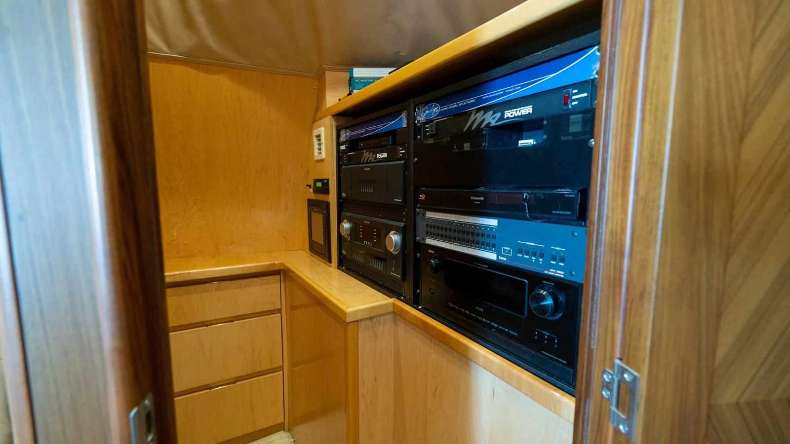 a black and silver oven aboard DONE DEAL Yacht for Sale