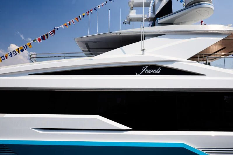 graphical user interface aboard JEWELS Yacht for Sale