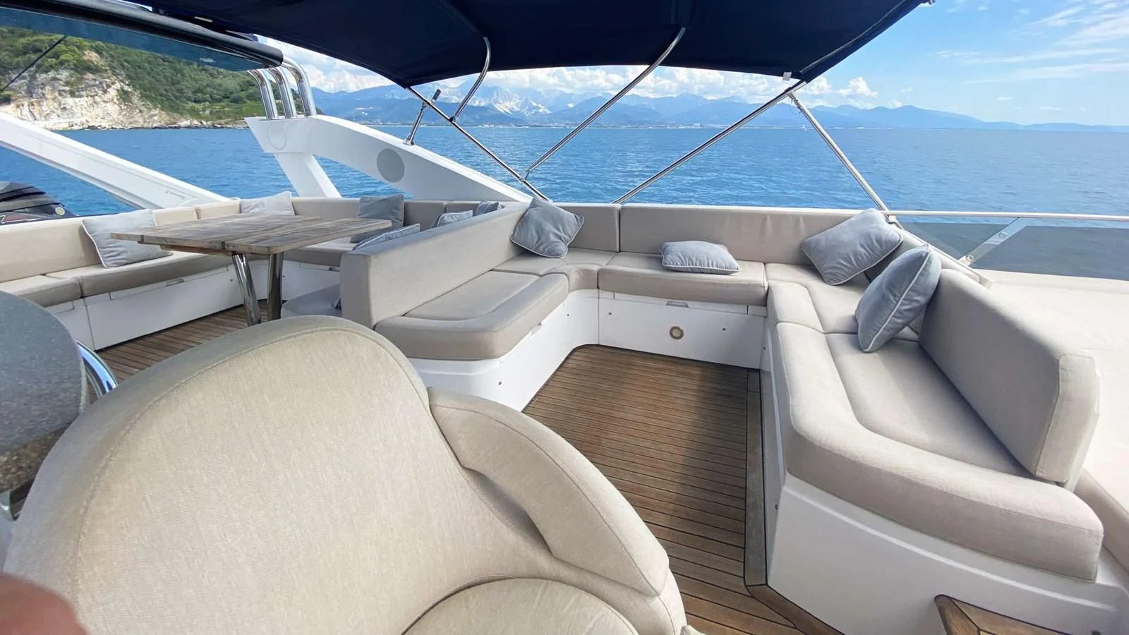 the inside of a boat aboard SUNSEEKER 70' MANHATTAN Yacht for Sale