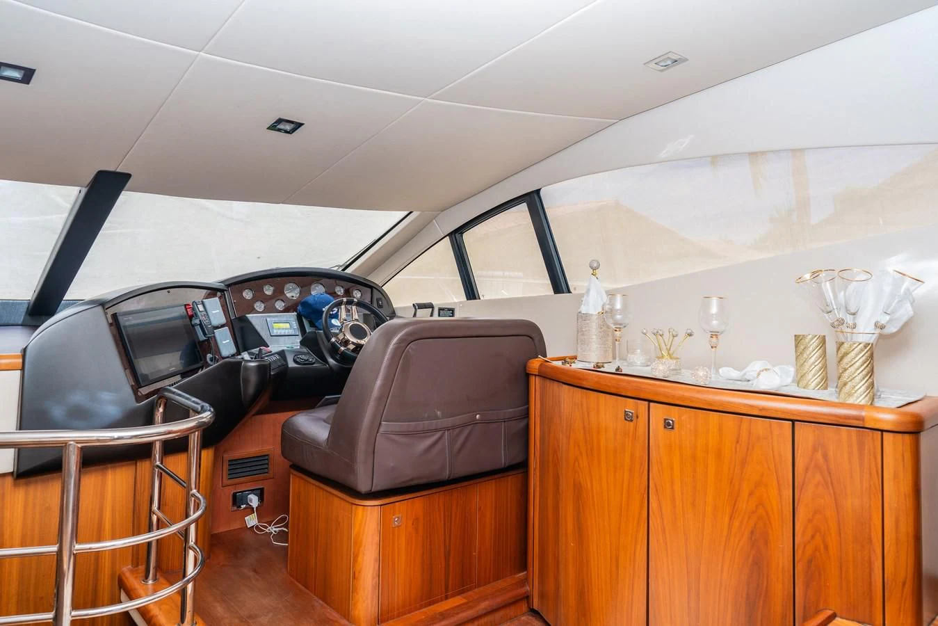 a room with a desk and a chair aboard SUNSEEKER 70' MANHATTAN Yacht for Sale
