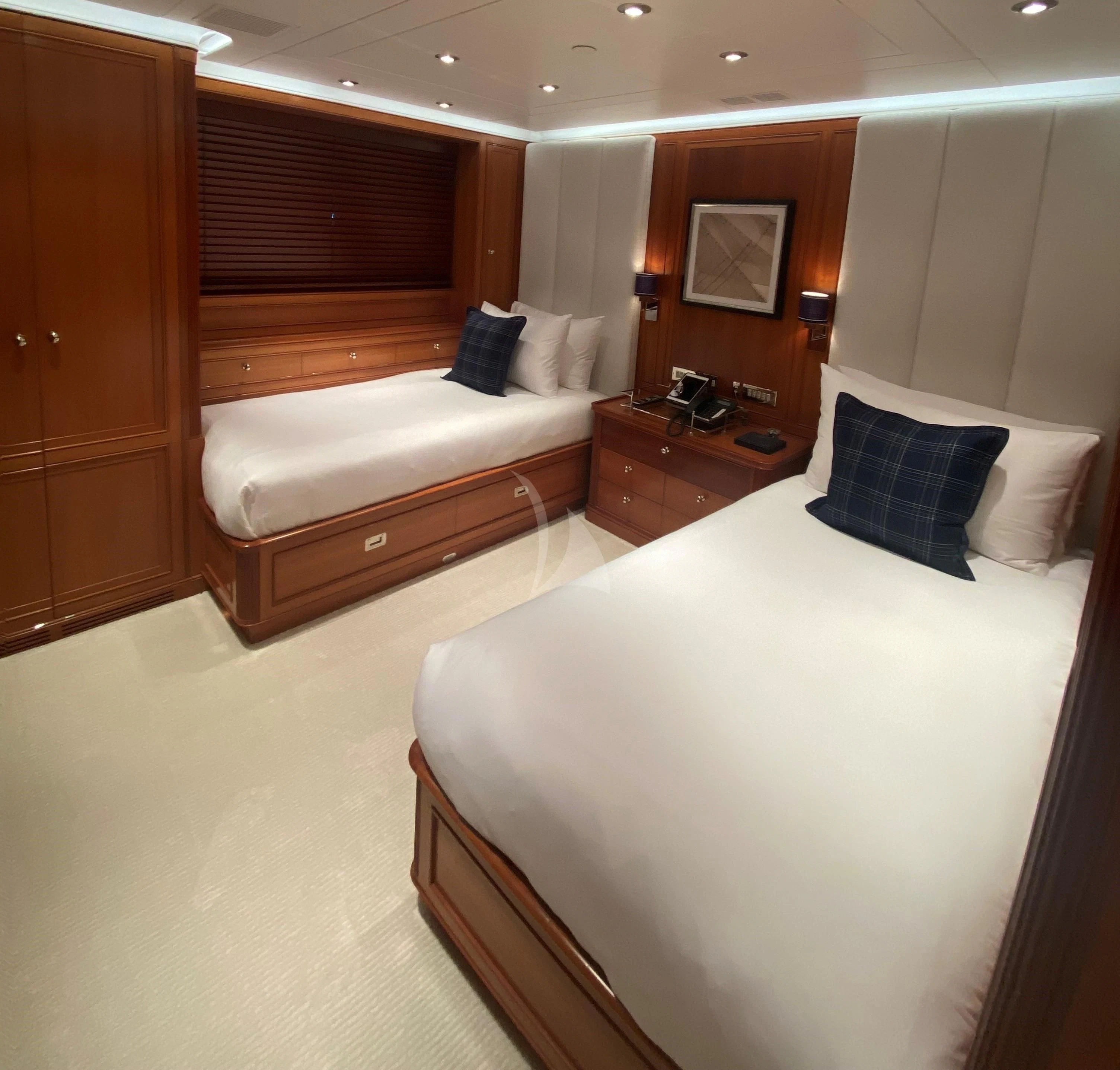 a hotel room with a bed aboard ZENJI Yacht for Sale
