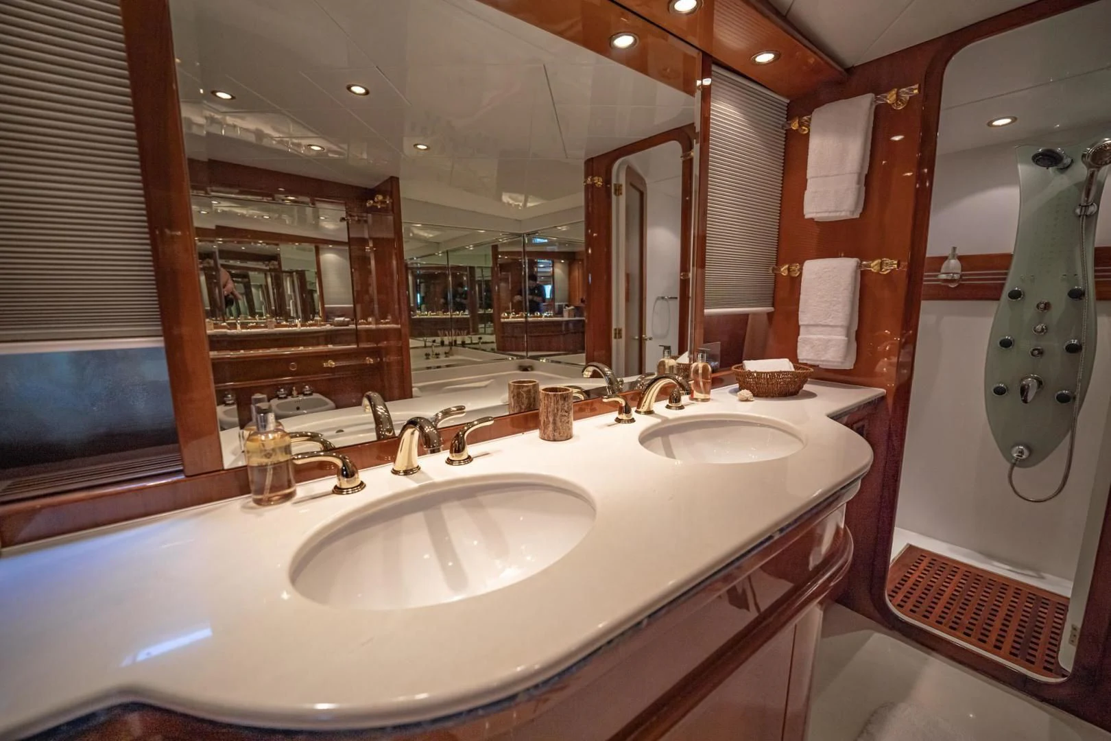 a bathroom with two sinks aboard SHALIMAR Yacht for Sale