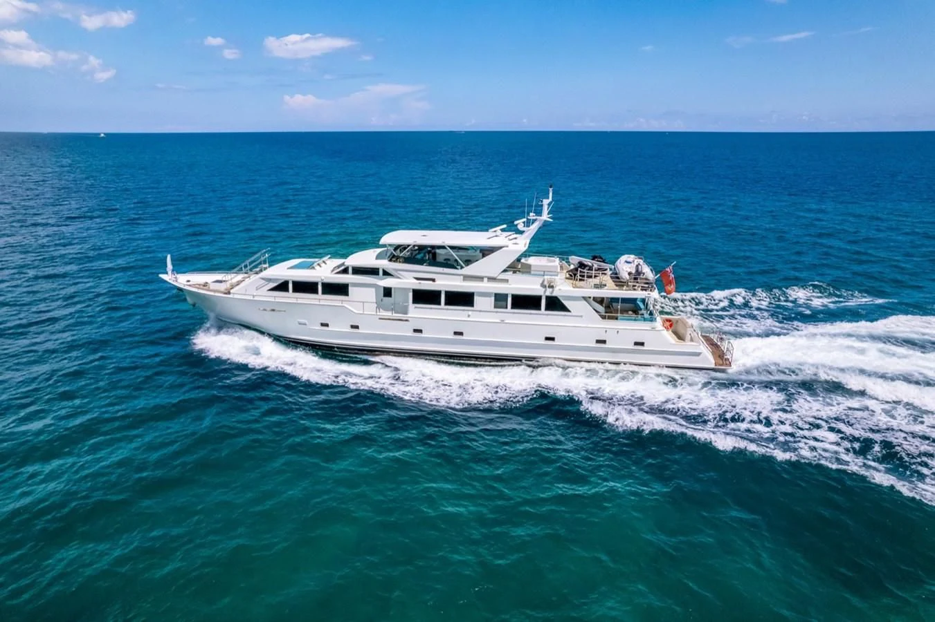 a boat in the water aboard DESLIZE Yacht for Sale