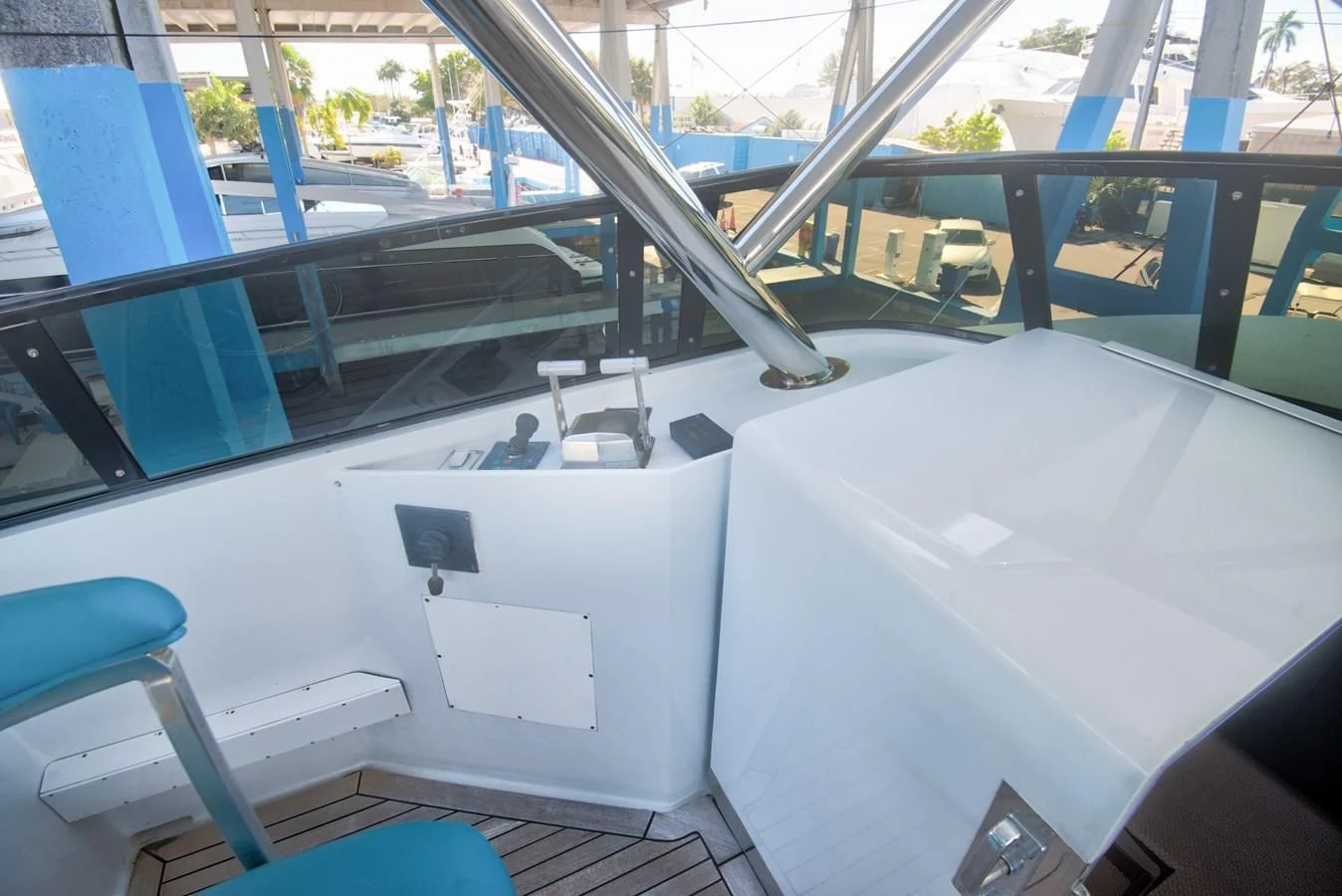 a view of the inside of a boat aboard DESLIZE Yacht for Sale