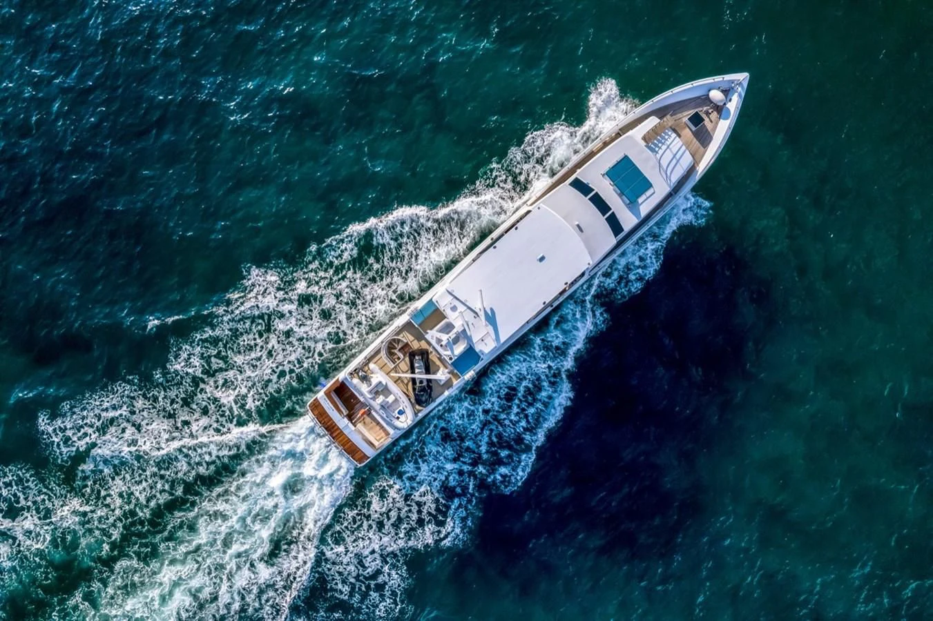 a boat in the water aboard DESLIZE Yacht for Sale