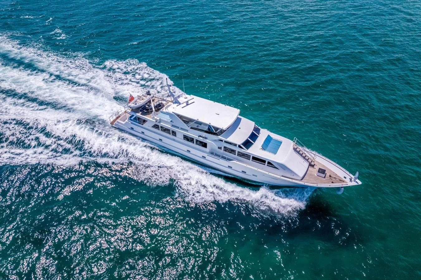 a high angle view of a ship aboard DESLIZE Yacht for Sale
