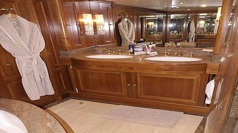 a bathroom with a large counter aboard BENETTI TRADITION 100 Yacht for Sale