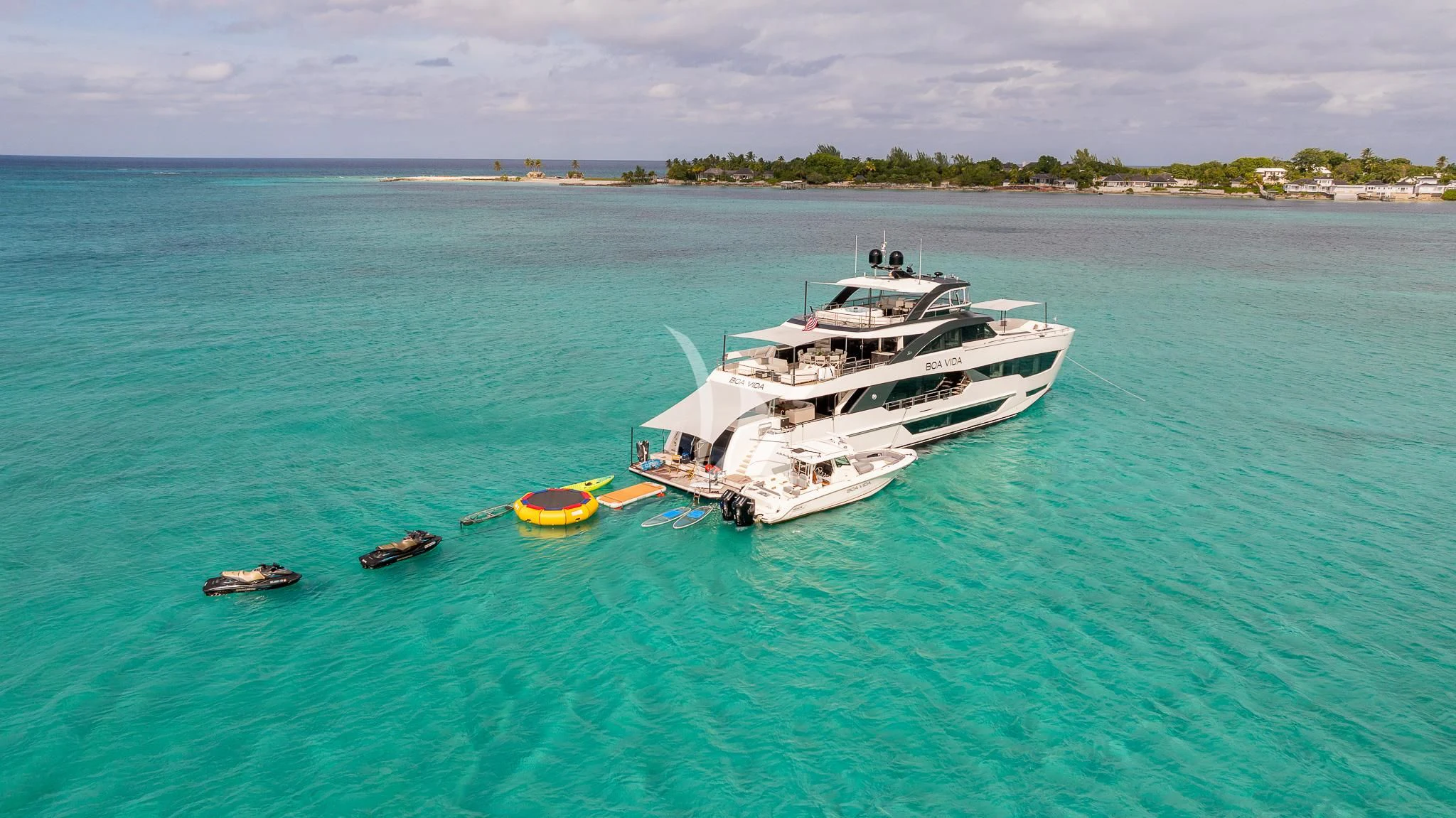 a boat in the water aboard BOA VIDA Yacht for Sale