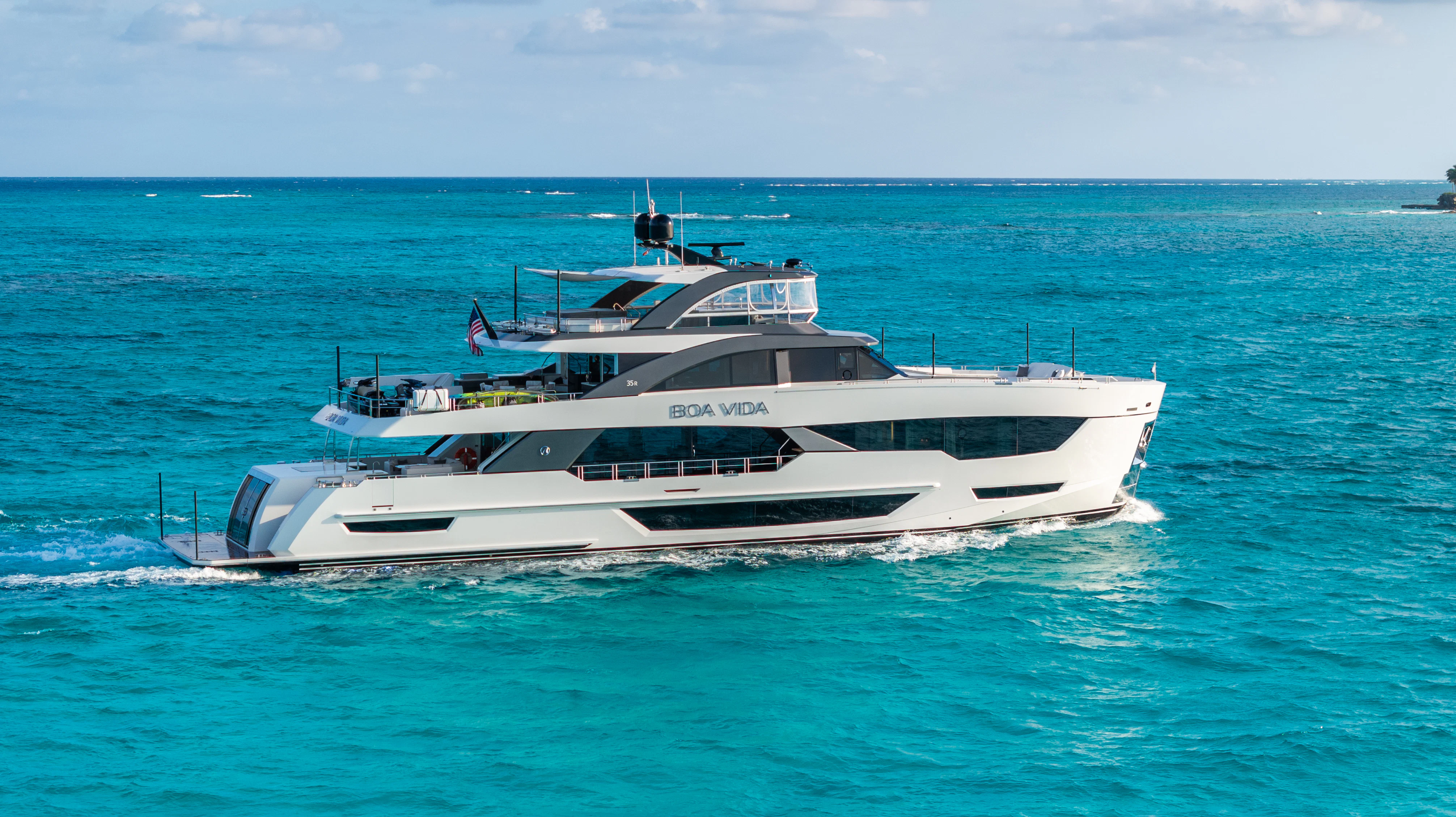 a boat in the water aboard BOA VIDA Yacht for Sale