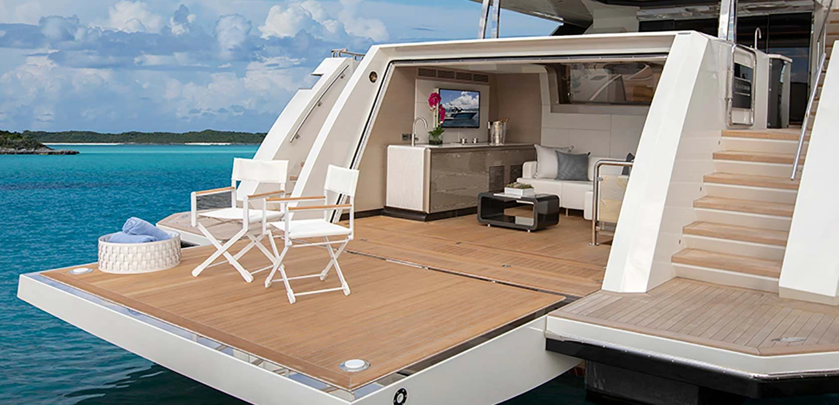 a house on the water aboard BOA VIDA Yacht for Sale