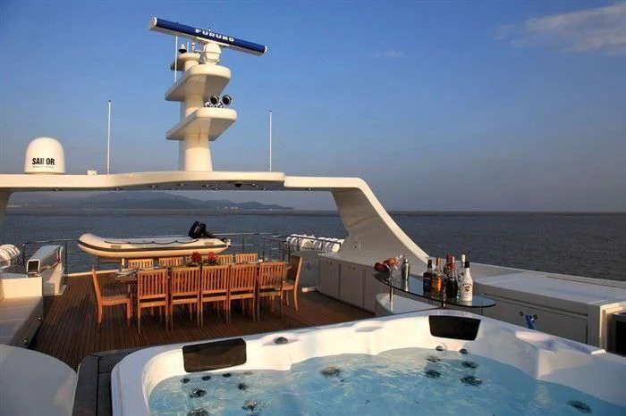 a bar on a boat aboard KIMBERLIE Yacht for Sale