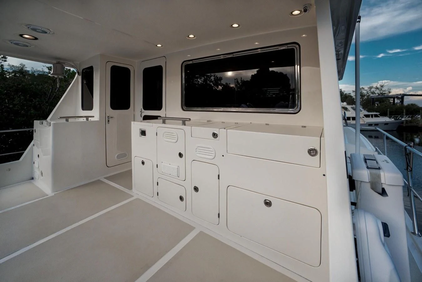 a room with a large white machine aboard BEN'S BARGE Yacht for Sale