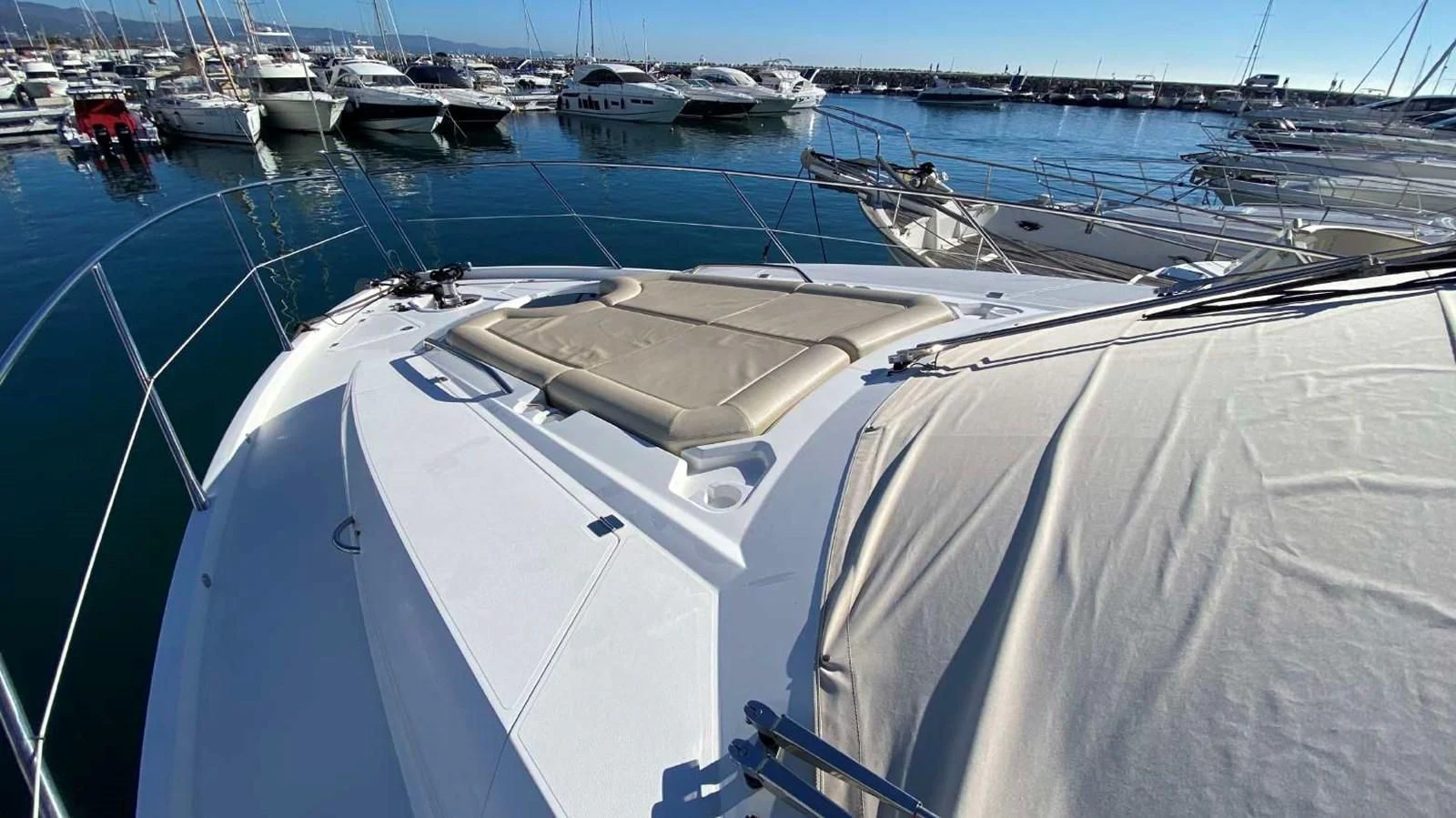 a boat in the water aboard SUNSEEKER MANHATTAN 63 Yacht for Sale