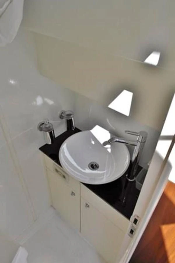 a sink in a bathroom aboard SUNSEEKER MANHATTAN 63 Yacht for Sale