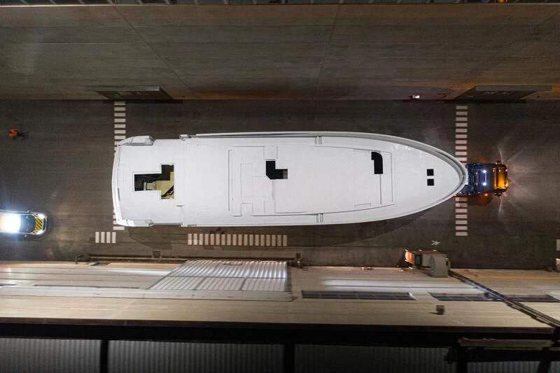 a large white machine aboard IL SOGNO Yacht for Sale