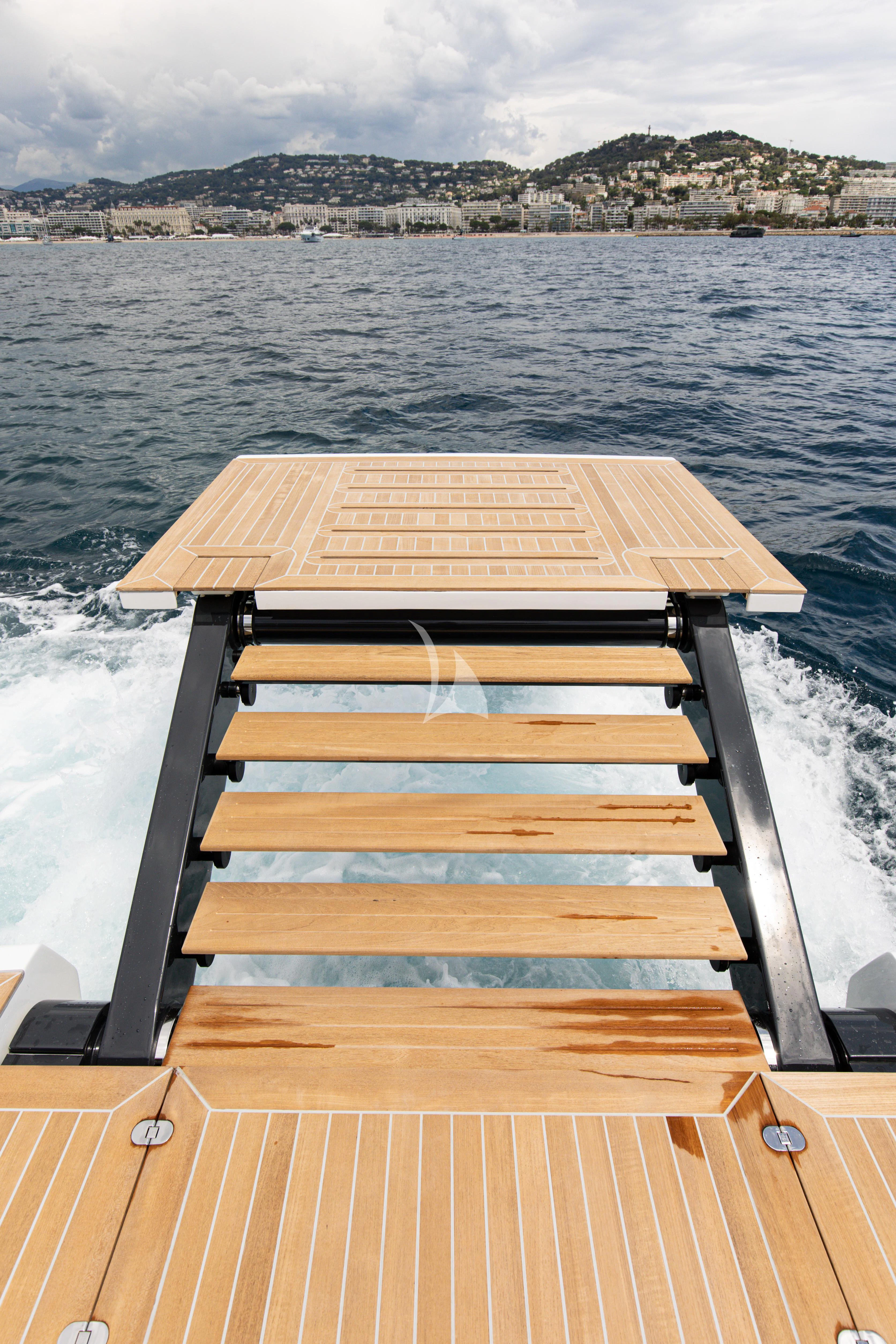 a deck on a boat aboard IL SOGNO Yacht for Sale