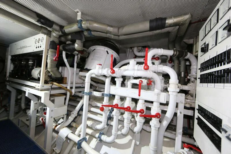 a machine with red and white wires aboard HIDE N SEA Yacht for Sale