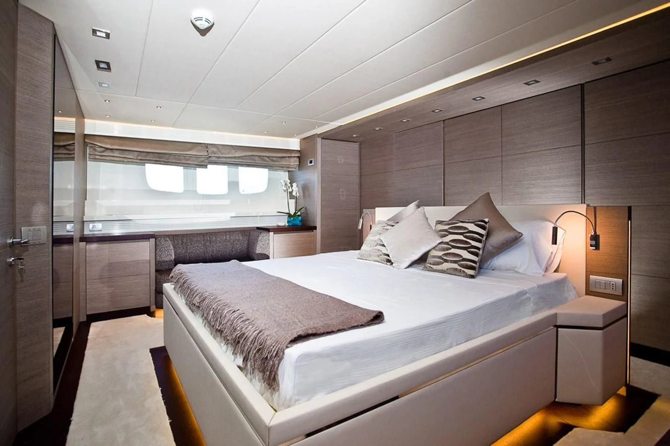 a bed in a room aboard DADDY'S DREAM 888 Yacht for Charter